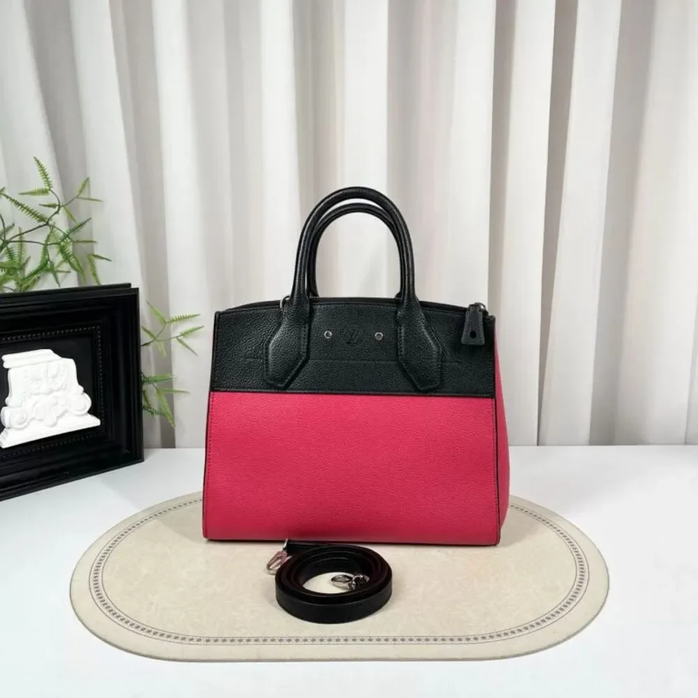 Louis Vuitton Women Pre-Loved Bag Very Good Condition